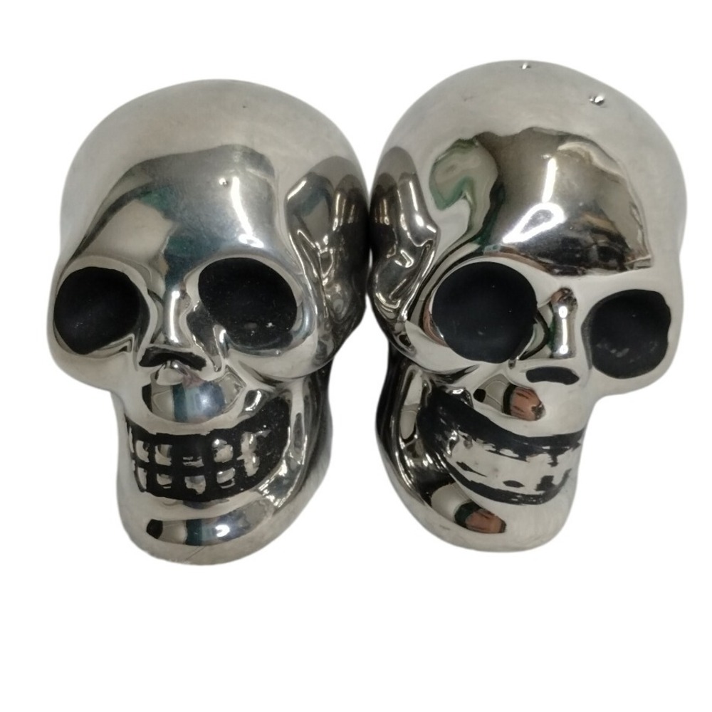Boston Warehouse Bone Collector‎ Chrome Skull Salt & Pepper Shaker Set Gothic
